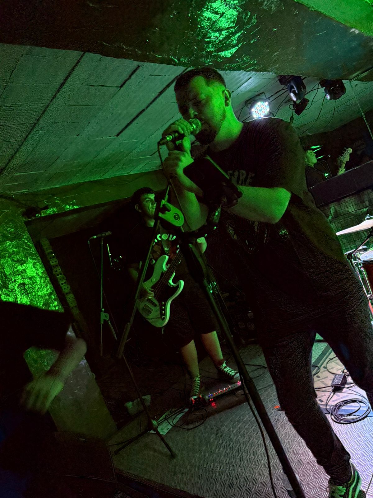 Foto de Throw Away Your Television | Tributo Red Hot Chili Peppers
