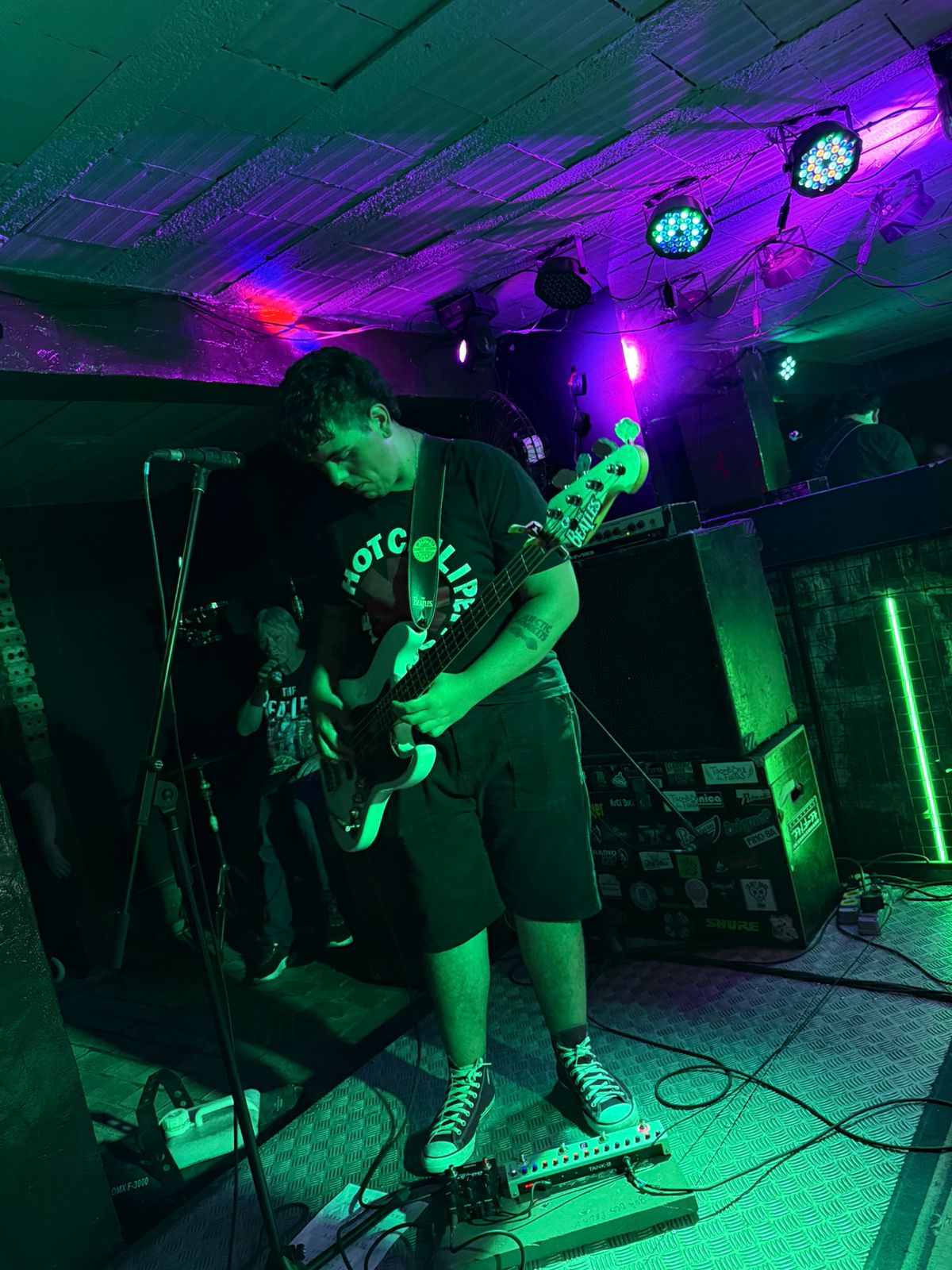 Foto de Throw Away Your Television | Tributo Red Hot Chili Peppers